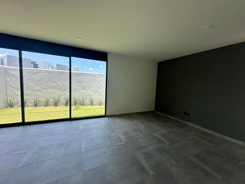 Hermosa Residencia Premium En Venta Entre El Refugio Y Zibatá, 4 Recámaras, Lujo