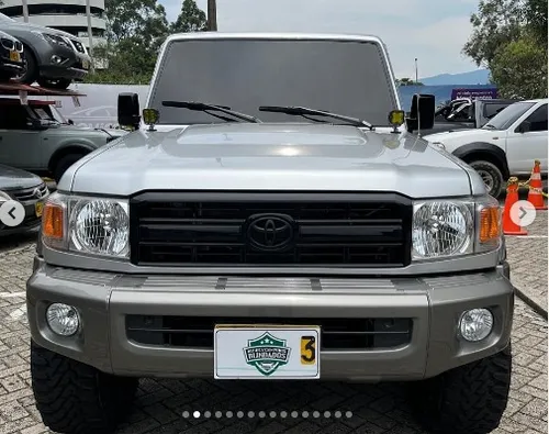 Toyota Land Cruiser 70 Modelo 2011 Blindado