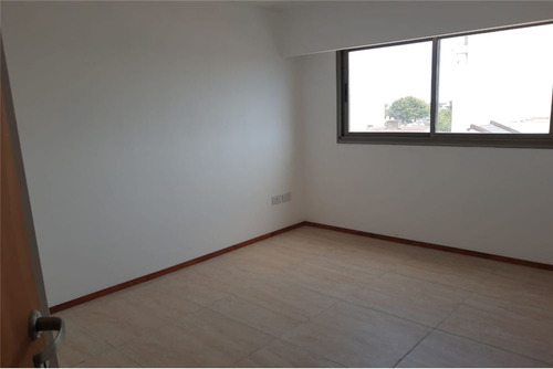 Alquiler 2 Ambientes A Estrenar En Caseros Centro