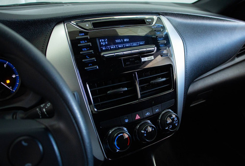 Imagem 9 de 15 de Toyota Yaris 1.3 16v Flex Xl Live Manual