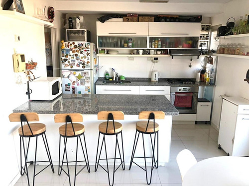 Departamento Con Balcón Y Cochera En Venta En Haedo