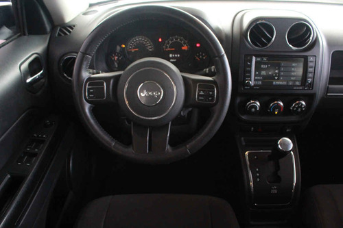 Imagen 14 de 15 de Jeep Patriot 2016 5p Latitud L4/2.4 Aut