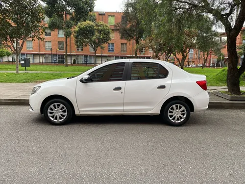 Renault Logan 1.6 Expression / Life +