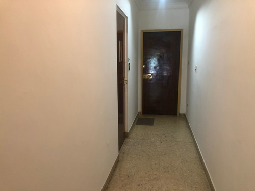 Venta 4 Ambientes Recoleta Balcón Con Sol 2 Baños