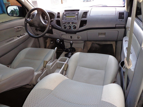 Imagen 7 de 10 de Toyota Hilux 2010 2.7 4x4 Sincrónico