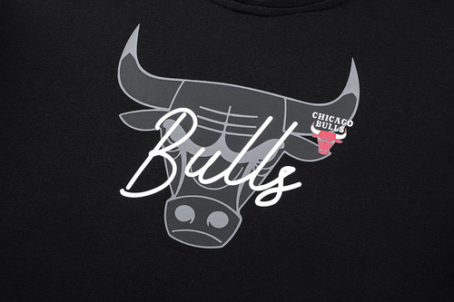 Imagen 3 de 4 de Poleron Capucha Nba Chicago Bulls Negro Mujer