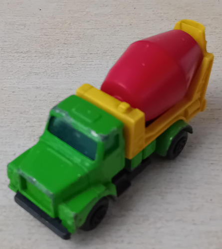 Automóvil Camion Volvo Hormigonera Años 70 Guisval Amarillo (Usado)
