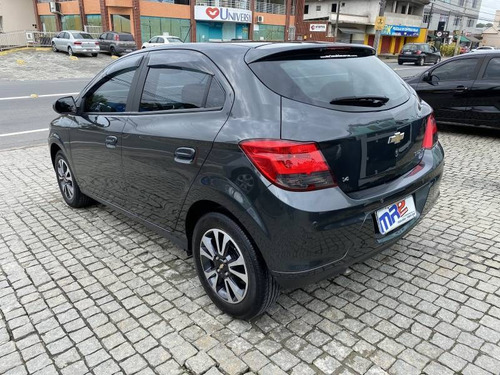Imagem 4 de 12 de Chevrolet Onix Hatch Ltz 1.4