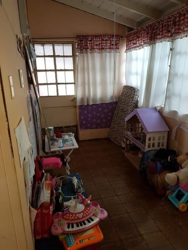 Imagen 4 de 9 de Chalet Ph En Venta En Castelar Norte
