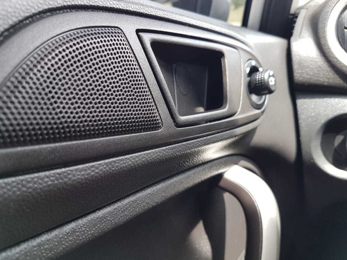 Ford Fiesta Kinetic Design Titanium 1.6 Cingolani
