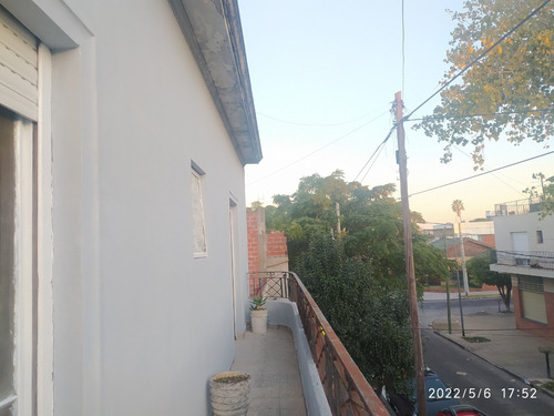 Venta De Departamento 3 Amb. Y Galpón / Local Comercial. (ambos Con Muy Buena Renta)