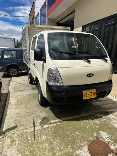 Kia K2700