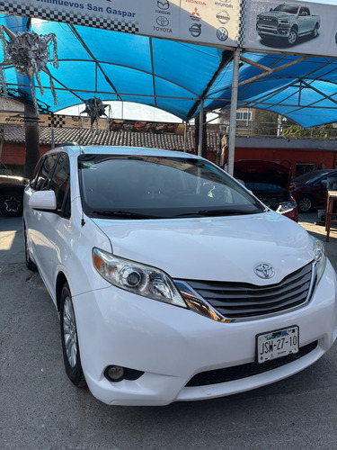 Toyota Sienna Xle At
