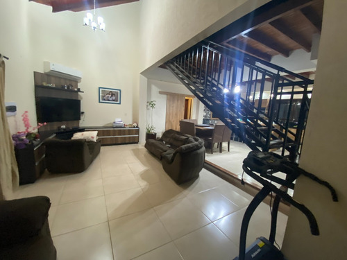 Imagen 19 de 28 de Hermosa Casa En Venta En Cambyreta
