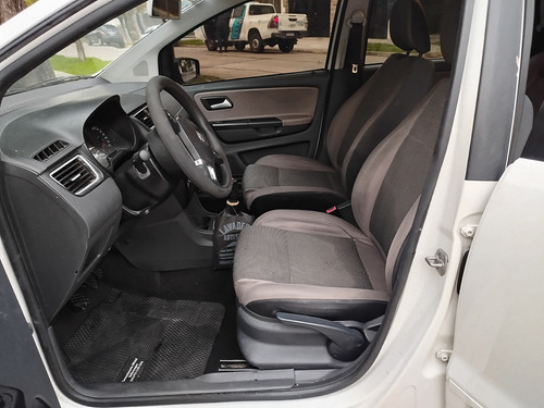 Volkswagen Suran 1.6 Trendline 11b