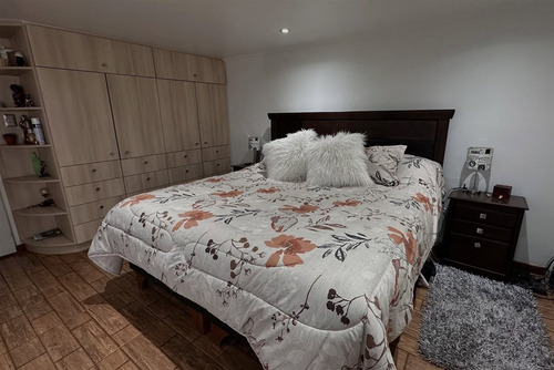 Casa 4 Dormitorios A 1 Cuadra De Vic. Mackenna