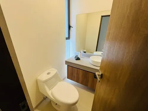 Estrena Casa En Zakia, 3er Recamara En Pb, 3.5 Baños, Jardín, Alberca, Lujo!
