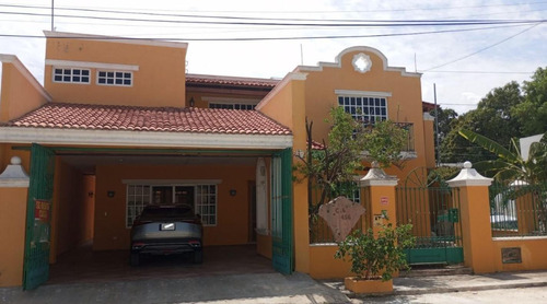 Renta De Casa En Fracc. Montejo, Mérida De 3 Recamaras Con Piscina Y Bar