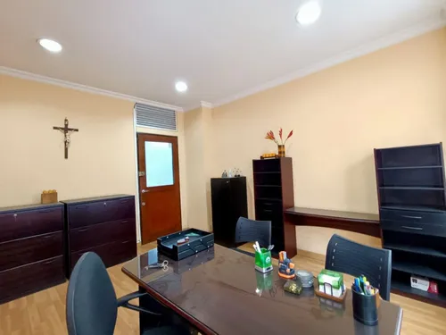 Oficina En Arriendo En La Candelaria. Cod A10327