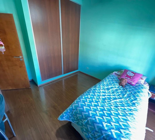 Venta De Departamento Con Galpon En Pompeya