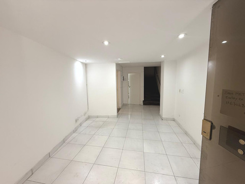 Oficina En Venta En Balvanera - Edificio Comercial Apto Credito, Apto Varios Rubros.