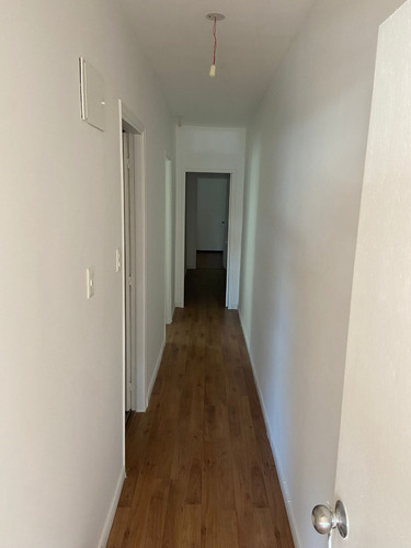 Pasos Av.brasil, Av. Soca, Av.rivera, 70m2 ,impecable. Pisos Parquet, Cocina Y Baño A Nuevo, Vista Despejada, Todo Sol.