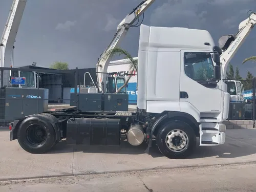 Renault Premium 440