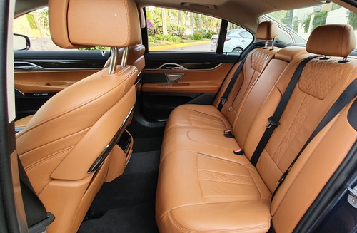 Imagen 12 de 14 de Seminuevo Bmw 740i Excellence 2016