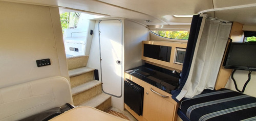 Imagem 14 de 15 de Bayliner 310 Com Motor Mercruiser 8.2 - Porto Do Rio