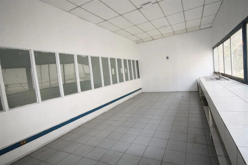 Oficina Con Bodegas En Recinto Logístico Del Sector De Macul