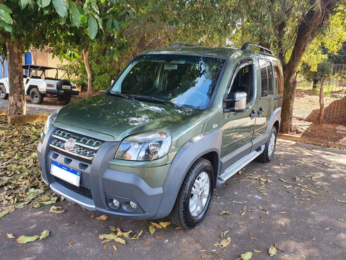 Imagem 1 de 8 de Fiat Doblò 1.8 Mpi Adventure 16v Flex 4p Manual