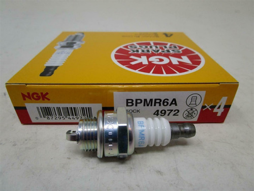 Imagen 2 de 2 de Bujia Motosierra A Gasolina Suzuki Yamaha Fuji Gator Brisk