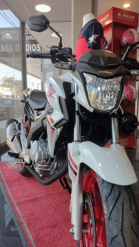 Imagen 1 de 16 de Honda Cb 250 Twister 2023 Honda Redbikes
