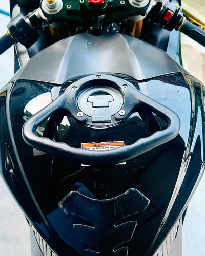 Yamaha R6