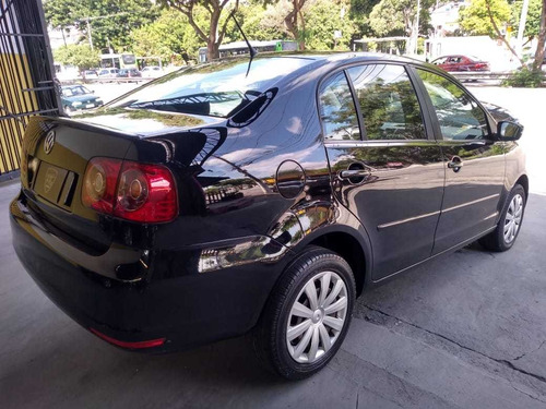 Volkswagen Polo Sedan 1.6 Vht Total Flex 4p 2012