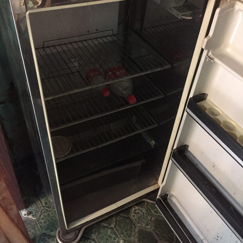 Heladera Con Freezer Domec Funcionando