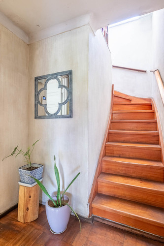 Sector Residencial: Jardín, Piscina Y Gran Conectividad