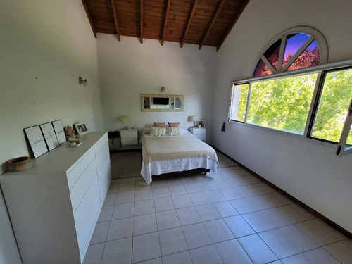 Imagen 10 de 19 de Oportunidad - Importante Propiedad En Barrio Cerrado El Casco De Moreno - Con Piscina - 4 Dormitorios - Excelente Precio