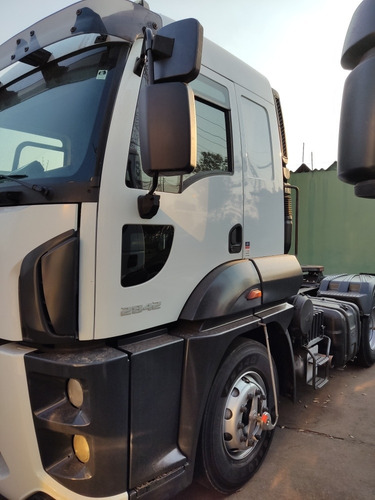 Imagem 2 de 11 de Ford Cargo 2842