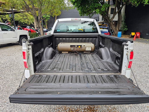 Ford F-150 5.0l Xl Cabina Y Media 4x2 Mt