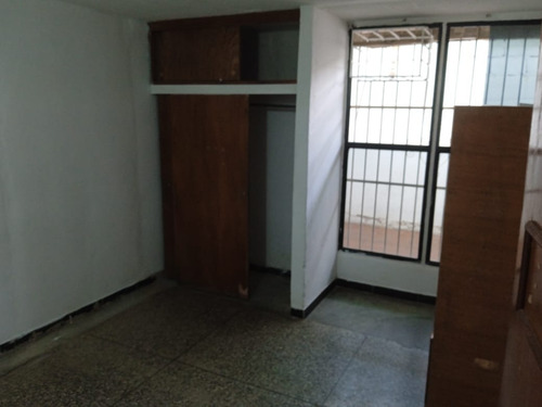 Imagen 7 de 8 de Se Alquila Casa En Las Quintas De Naguanagua Vg