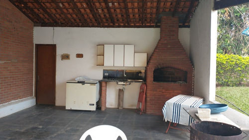 Imagem 13 de 30 de Chácara 15mil M2, Rica Em Água Com Nascentes, Tanque Com Peixes E Rio, Casa Sede Com 3 Dormitórios /1suíte, Casa Caseiro, Canil, Baia, Pomar, Piscina - Ch00253 - 70809480