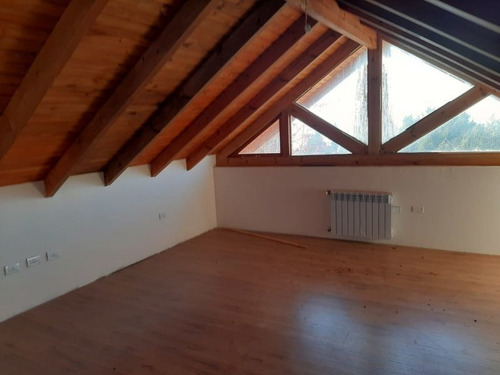 Imagen 15 de 17 de Ideal Hostel/hosteria 5 Dorm Vista Al Lago Jardin