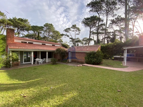 Vende Casa 3 Dormitorios- Punta Del Este 