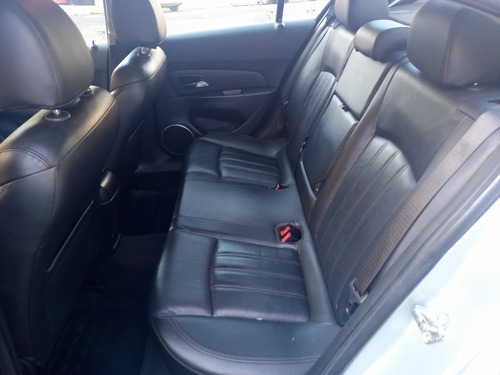 Imagem 8 de 10 de Cruze Lt 1.8 Flex Automático - 2012