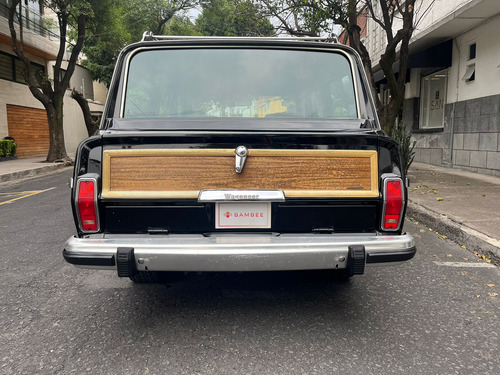 Jeep Grand Wagoneer