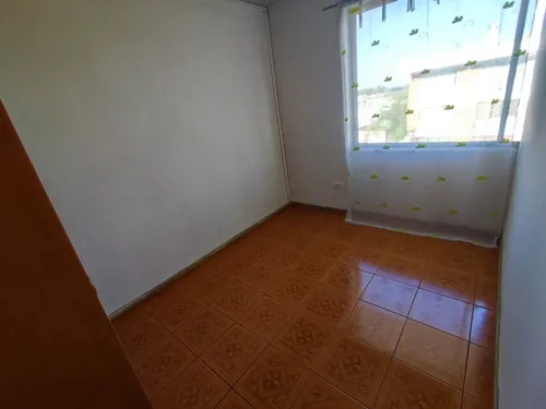 San Joaquín Vende, Dpto. De 2 Dormitorios, 1 Baño.-