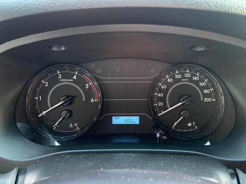 Imagen 10 de 13 de Toyota Hilux 2023 2.4 Cd Dx 150cv 4x2