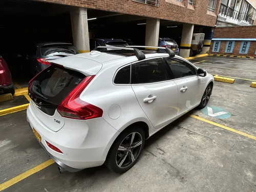 Volvo V40 2.0 T4 Drive-e R-design