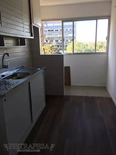 Apartamento En Venta Con Renta, 3 Dormitorios, 1 Baño-euskalerria 70, Malvín Norte.